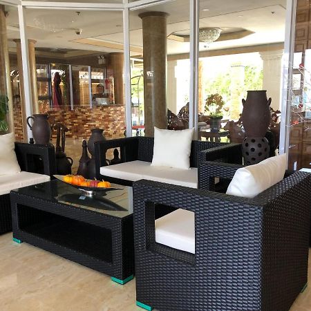 Em Royalle Hotel & Beach Resort ซานฮวน ภายนอก รูปภาพ