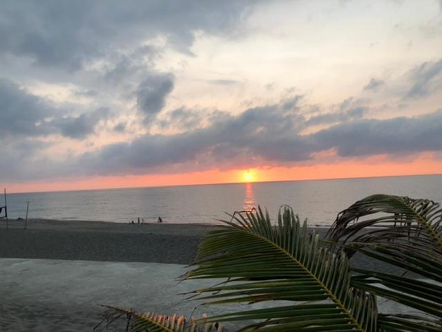 Em Royalle Hotel & Beach Resort ซานฮวน ภายนอก รูปภาพ